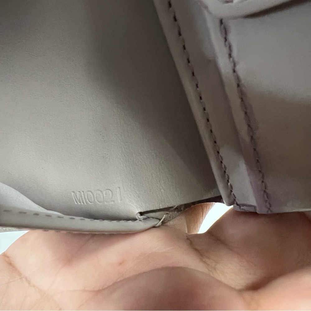 LOUIS Vuitton Elastic Epi Wallet - Picture 8 of 16
